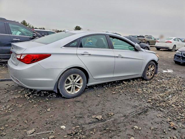 Photo 3 from auction – 2012 HYUNDAI SONATA GLS with VIN 5NPEB4AC9CH451550