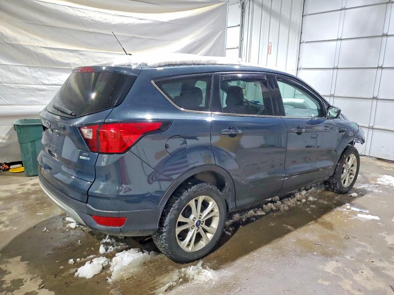 Photo 3 from auction – 2019 FORD ESCAPE SE with VIN 1FMCU9GD1KUB41424