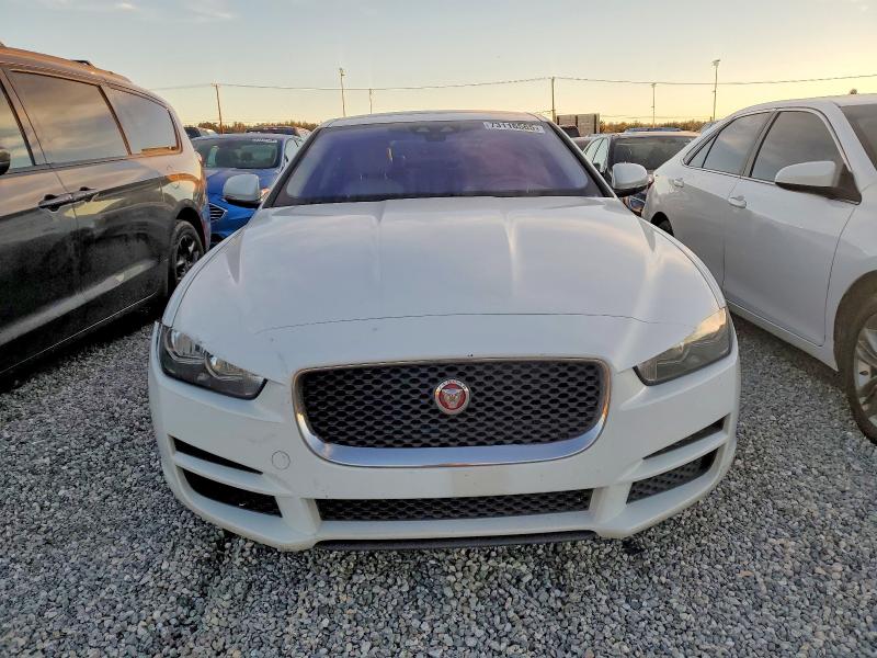 Photo 5 from auction – 2019 JAGUAR XE with VIN SAJAR4FX1KCP49673
