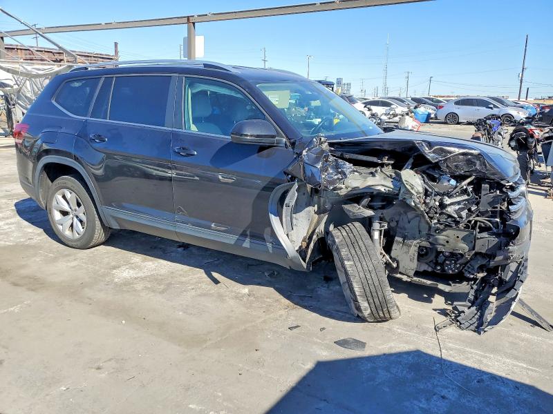 Photo 4 from auction – 2018 VOLKSWAGEN ATLAS SE with VIN 1V2DR2CA0JC509706