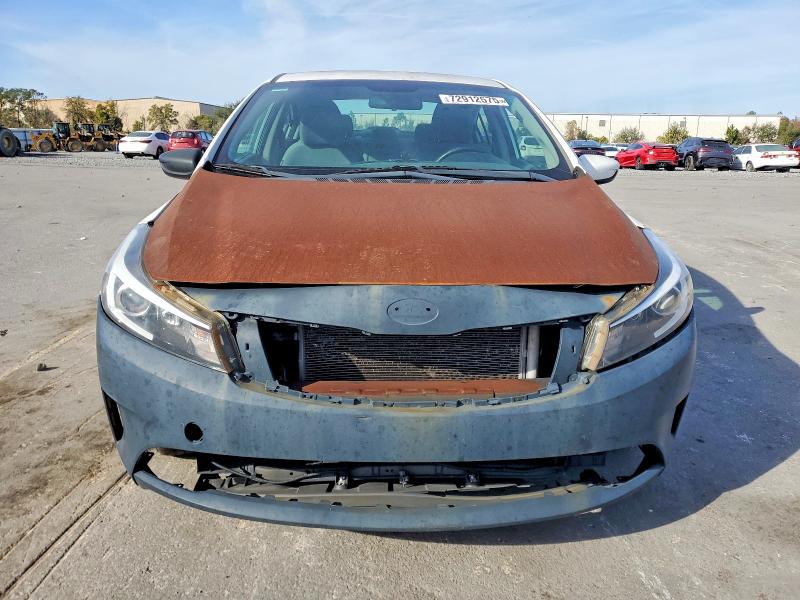 Photo 5 from auction – 2017 KIA FORTE LX with VIN 3KPFL4A76HE146913
