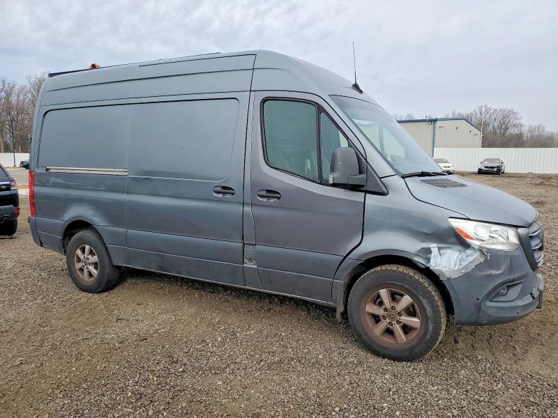 Photo 4 from auction – 2019 MERCEDES-BENZ SPRINTER 2 with VIN WD3PF0CD6KP179936