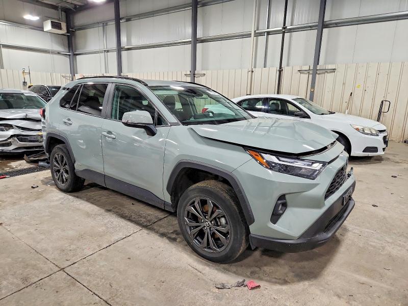 Photo 4 from auction – 2022 TOYOTA RAV4 XLE P with VIN 4T3B6RFV3NU104807