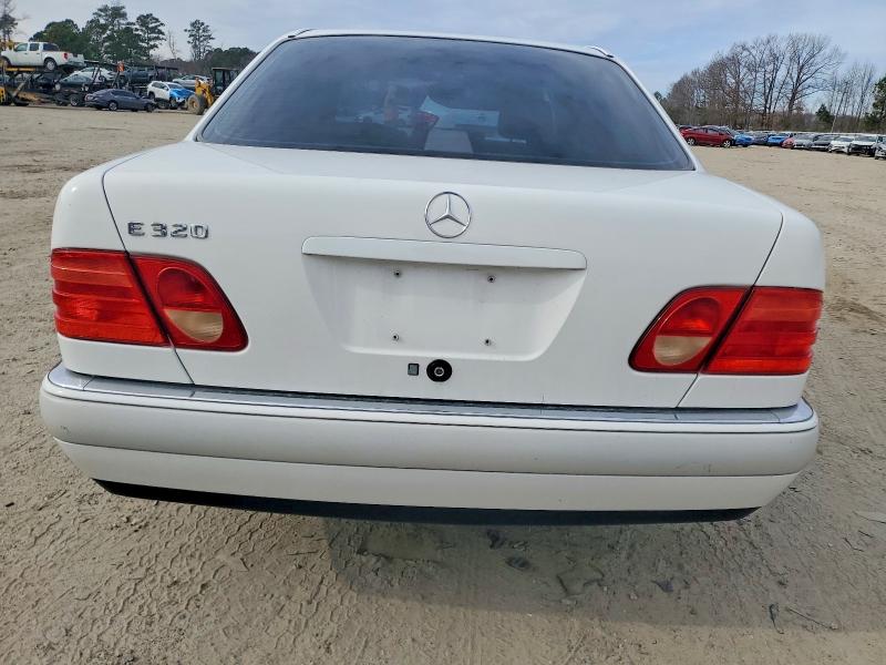 صورة رقم 6 من المزاد - 1997 MERCEDES-BENZ E 320 مع VIN WDBJF55F8VA346441