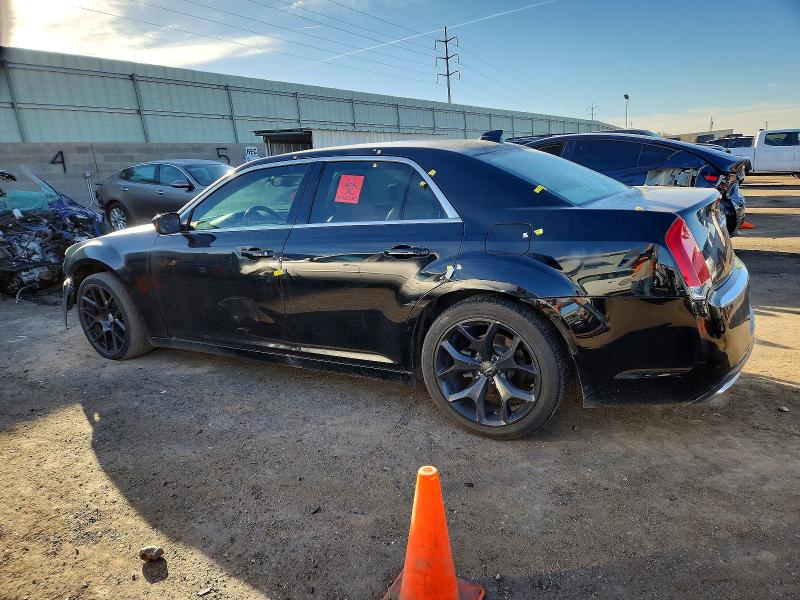 Photo 2 from auction – 2015 CHRYSLER 300 LIMITE with VIN 2C3CCAAG8FH766198