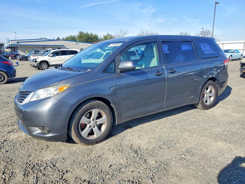TOYOTA SIENNA 2011 with VIN 5TDZK3DC2BS135746 - Photo from auction