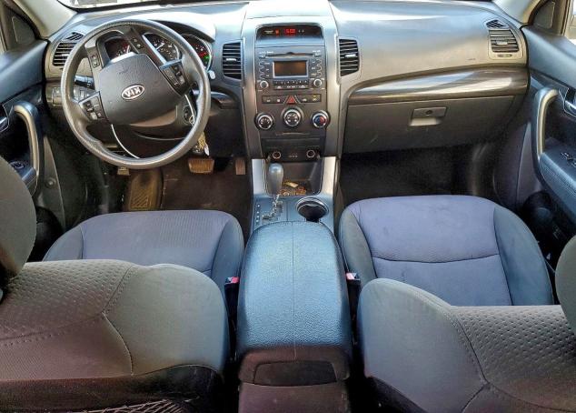 Photo 8 from auction – 2013 KIA SORENTO LX with VIN 5XYKT3A15DG324084