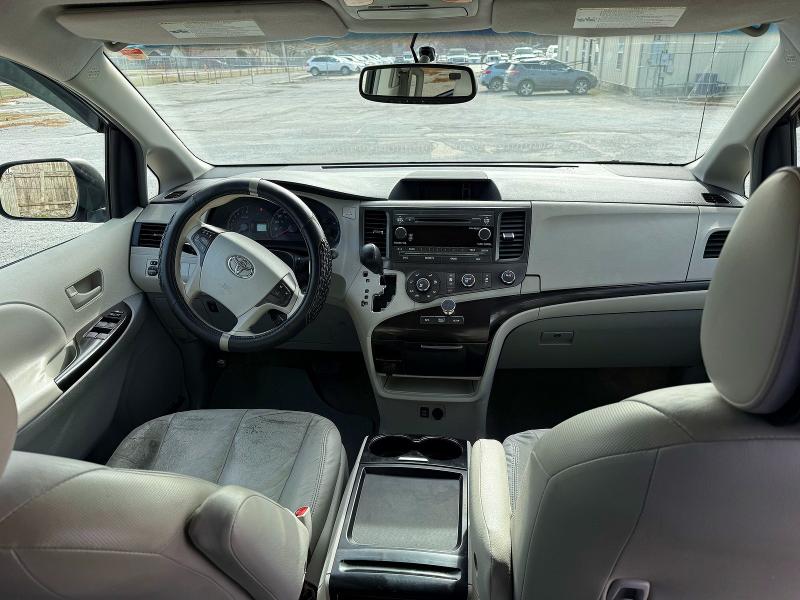 Photo 9 from auction – 2011 TOYOTA SIENNA LE with VIN 5TDKK3DC9BS120873