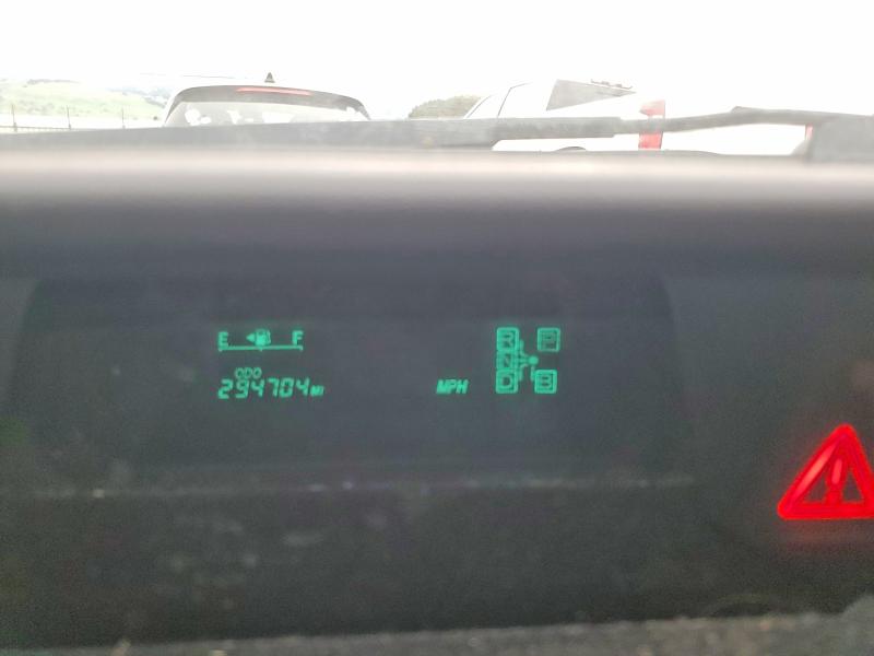 Photo 9 from auction – 2004 TOYOTA PRIUS with VIN JTDKB20U440013339