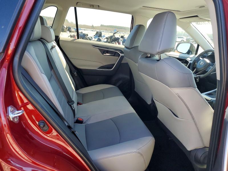 Photo 10 from auction – 2022 TOYOTA RAV4 with VIN 2T3C1RFV8NW222192