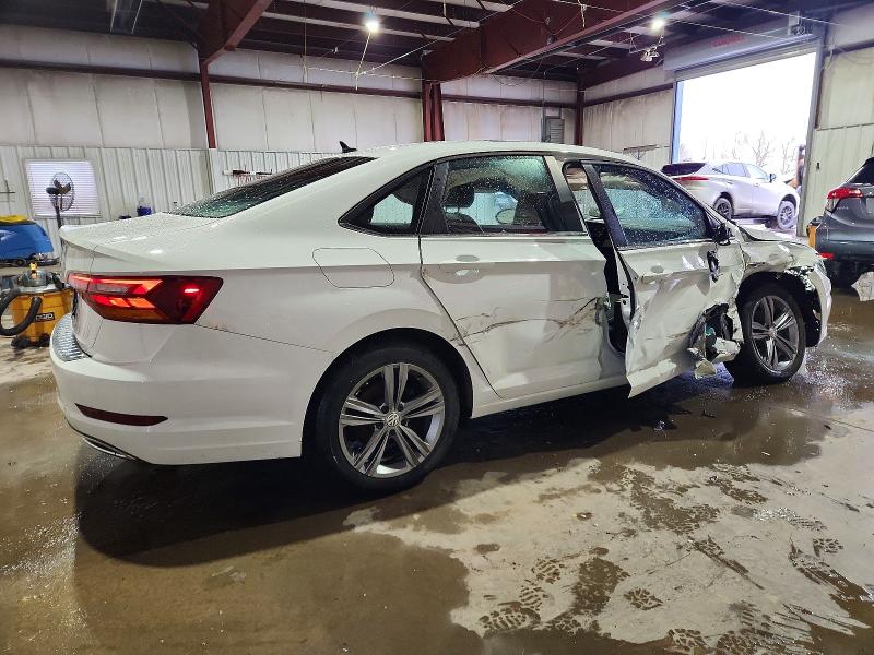 Photo 3 from auction – 2019 VOLKSWAGEN JETTA with VIN 3VWCB7BU6KM169789