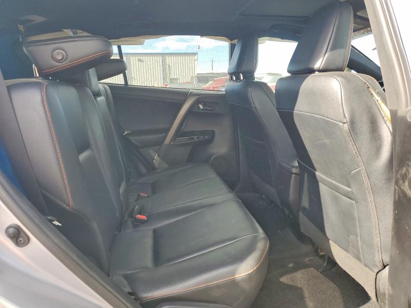 Photo 11 from auction – 2016 TOYOTA RAV4 SE with VIN 2T3NFREV1GW289392