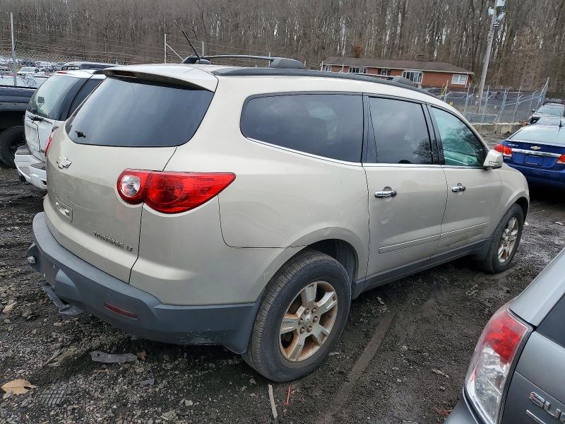 Photo 3 from auction – 2011 CHEVROLET TRAVERSE L with VIN 1GNKRGED4BJ323555