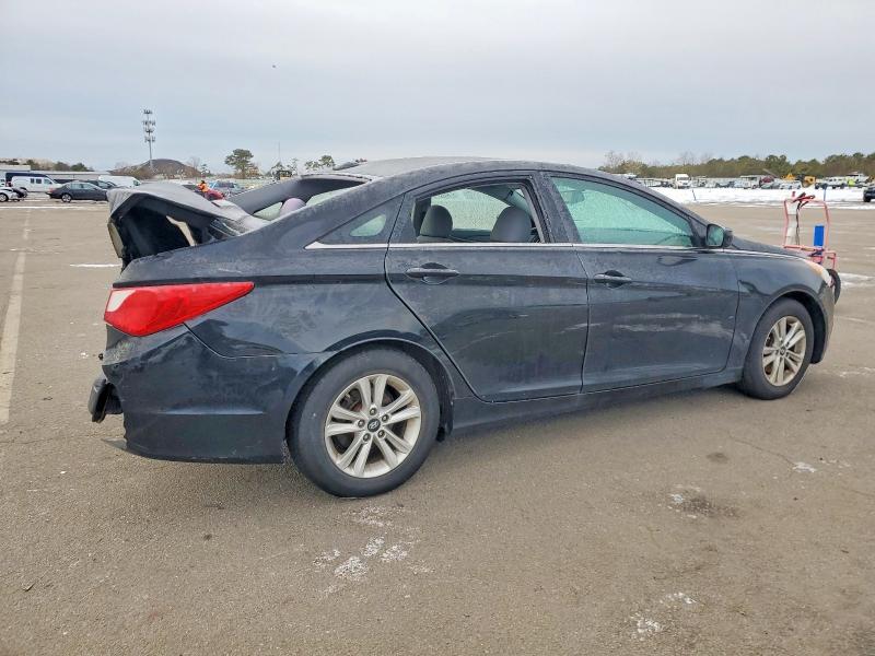 Photo 3 from auction – 2013 HYUNDAI SONATA GLS with VIN 5NPEB4AC2DH707755