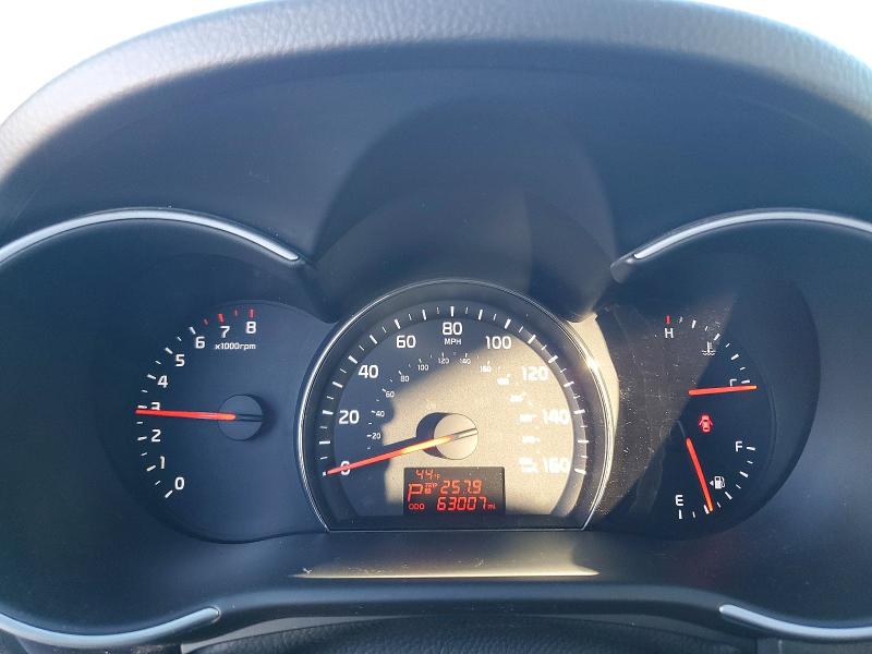 Photo 9 from auction – 2015 KIA SORENTO LX with VIN 5XYKTCA68FG567791