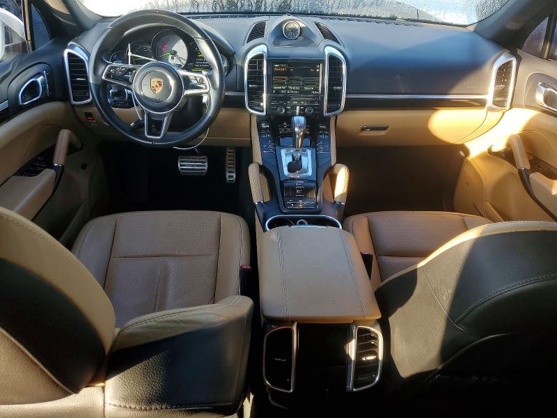 Photo 8 from auction – 2016 PORSCHE CAYENNE SE with VIN WP1AE2A26GLA64553