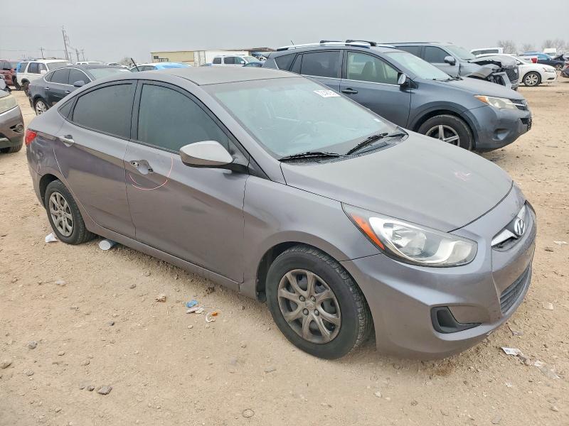 Photo 4 from auction – 2014 HYUNDAI ACCENT GLS with VIN KMHCT4AE8EU642614