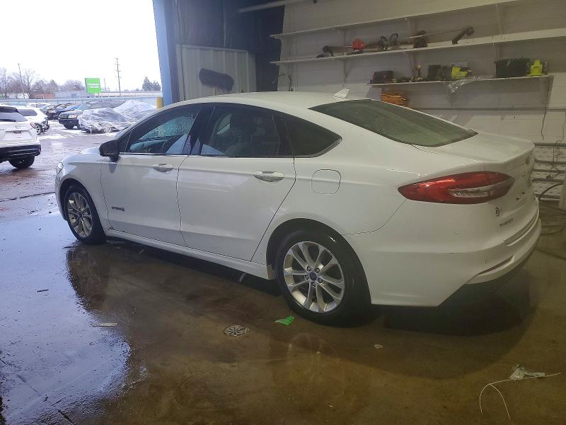 Photo 2 from auction – 2019 FORD FUSION with VIN 3FA6P0LU8KR220306