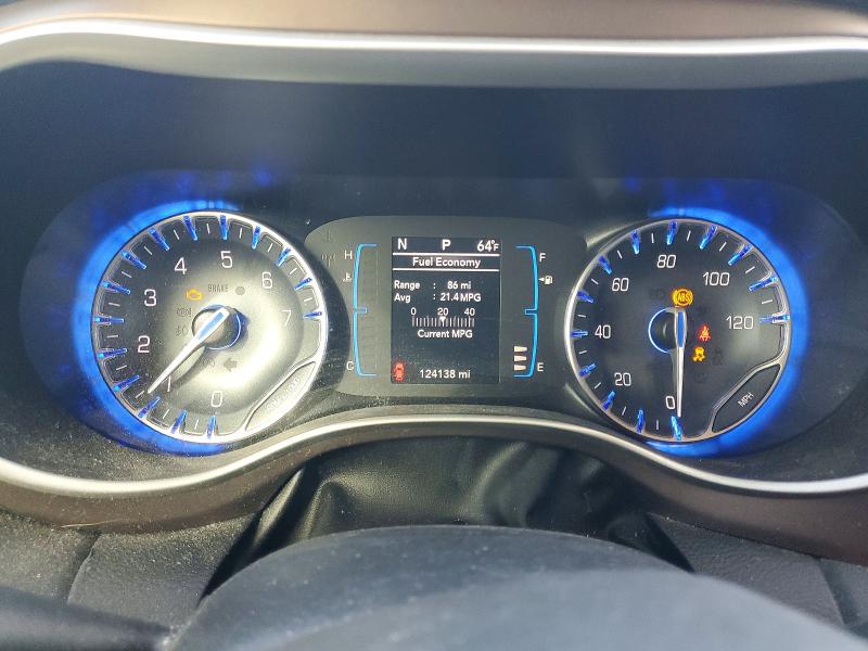 Photo 9 from auction – 2017 CHRYSLER PACIFICA T with VIN 2C4RC1BG7HR532653