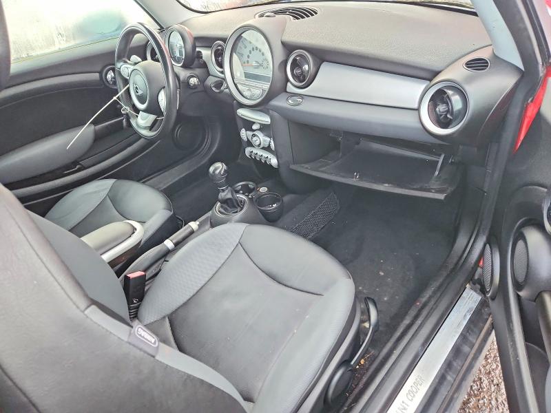 Photo 8 from auction – 2009 MINI COOPER with VIN WMWML33589TN68653