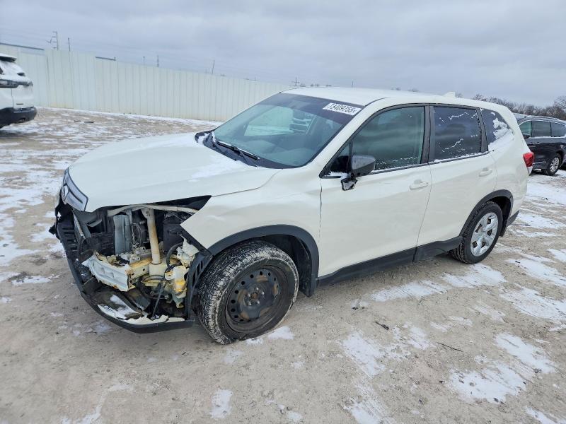 SUBARU FORESTER 2019 with VIN JF2SKAAC9KH461737 - Photo from auction