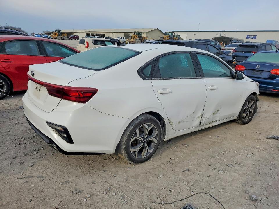 Photo 3 from auction – 2021 KIA FORTE FE with VIN 3KPF24AD7ME369027