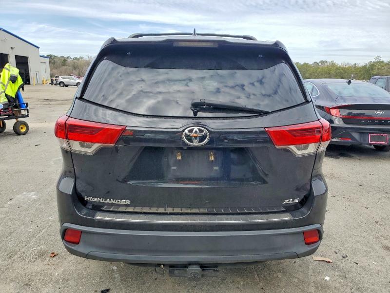 Photo 6 from auction – 2017 TOYOTA HIGHLANDER with VIN 5TDKZRFH9HS513417