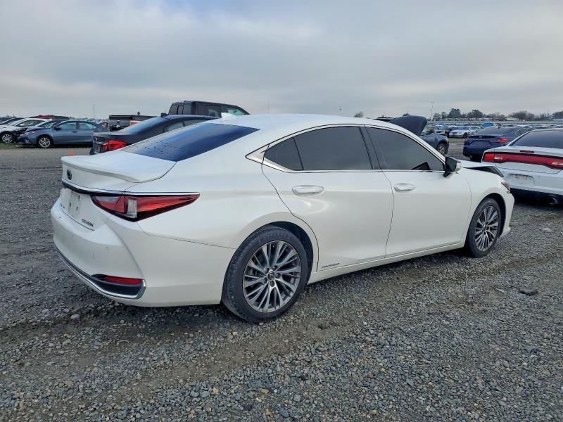 Photo 3 from auction – 2019 LEXUS ES with VIN 58AB21B15KU001126