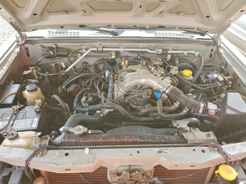 Photo 11 from auction – 2004 NISSAN FRONTIER C with VIN 1N6ED27Y04C421591