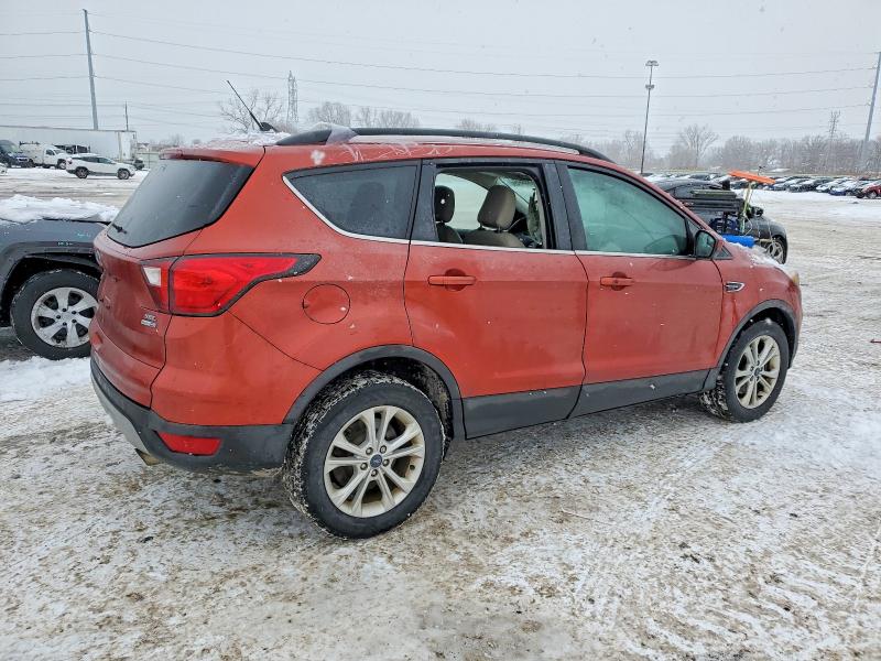 Photo 3 from auction – 2019 FORD ESCAPE SEL with VIN 1FMCU9HD2KUC24780