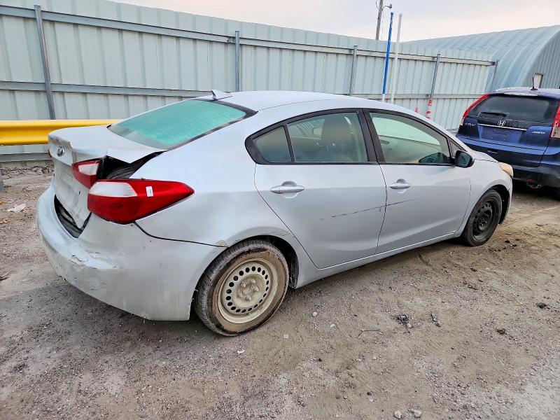 Photo 3 from auction – 2015 KIA FORTE LX with VIN KNAFK4A6XF5391603