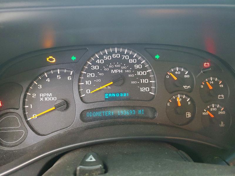 Photo 9 from auction – 2004 CHEVROLET SILVERADO with VIN 1GCEC14X14Z182237
