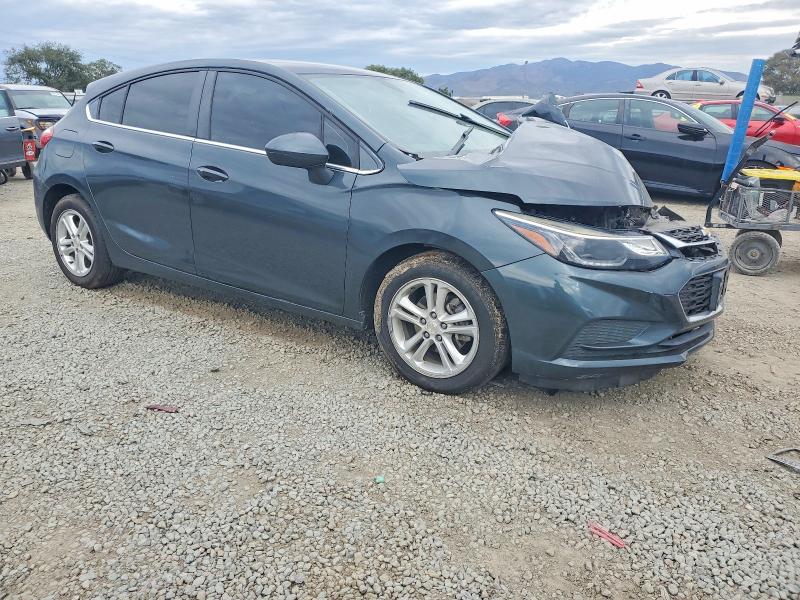 Photo 4 from auction – 2018 CHEVROLET CRUZE LT with VIN 3G1BE6SM2JS621465