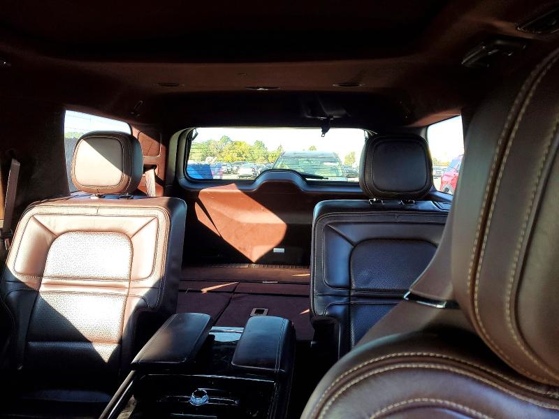 Photo 10 from auction – 2018 LINCOLN NAVIGATOR with VIN 5LMJJ2TT2JEL18105