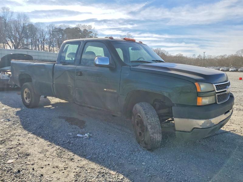 Photo 4 from auction – 2005 CHEVROLET SILVERADO with VIN 1GCHC29U65E224475