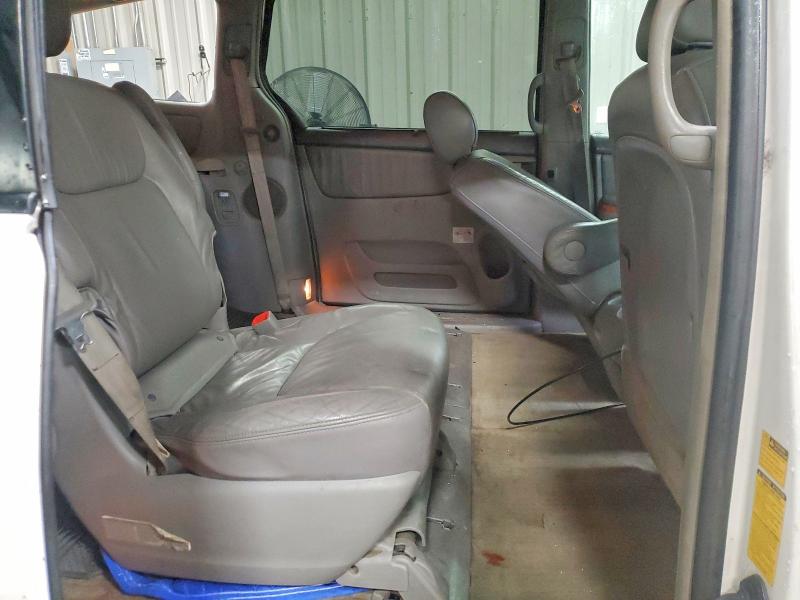 Photo 10 from auction – 2008 TOYOTA SIENNA XLE with VIN 5TDBK22C98S008936