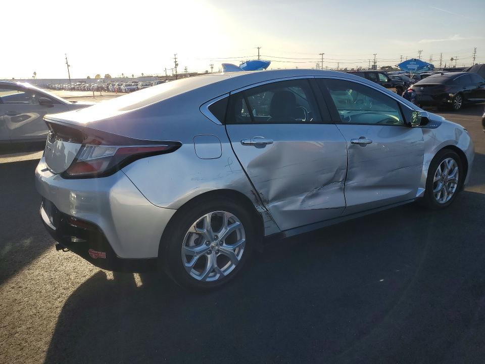 Photo 3 from auction – 2018 CHEVROLET VOLT with VIN 1G1RD6S58JU146947