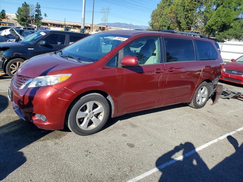 TOYOTA SIENNA LE 2015 with VIN 5TDKK3DC8FS607696 - Photo from auction