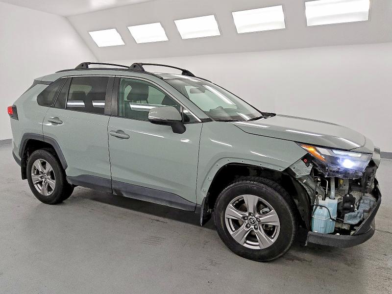 Photo 4 from auction – 2022 TOYOTA RAV4 with VIN 2T3W1RFV8NW221086