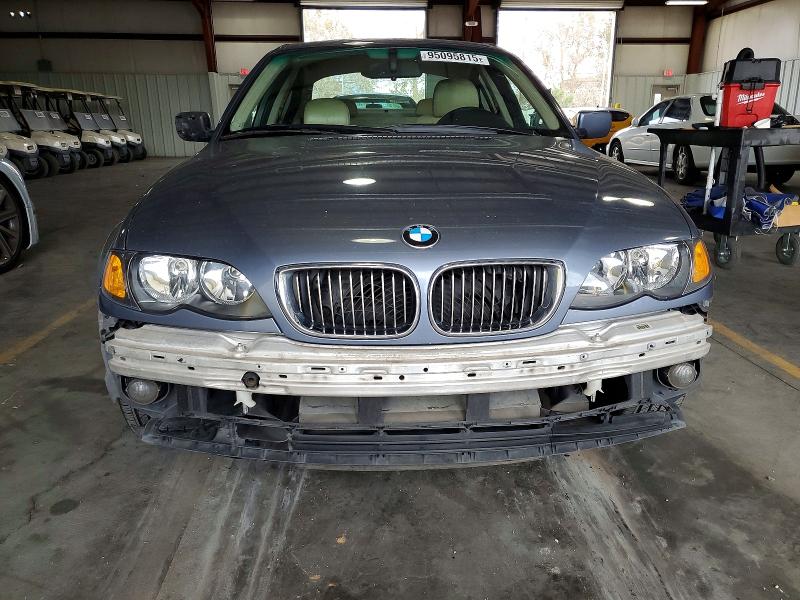 Photo 5 from auction – 2002 BMW 325 with VIN WBAET37432NG74124