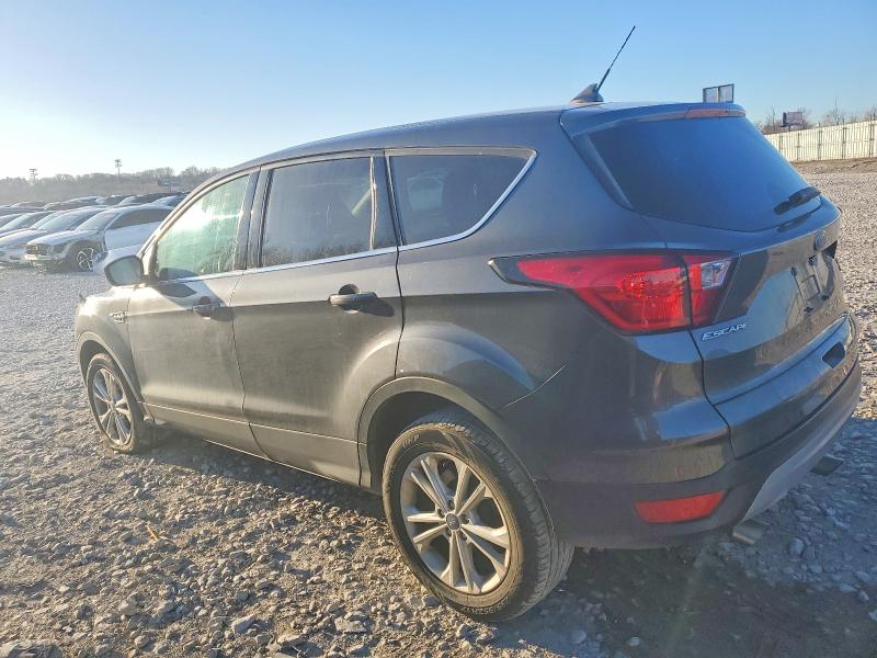 Photo 2 from auction – 2019 FORD ESCAPE with VIN 1FMCU0GD7KUC56542
