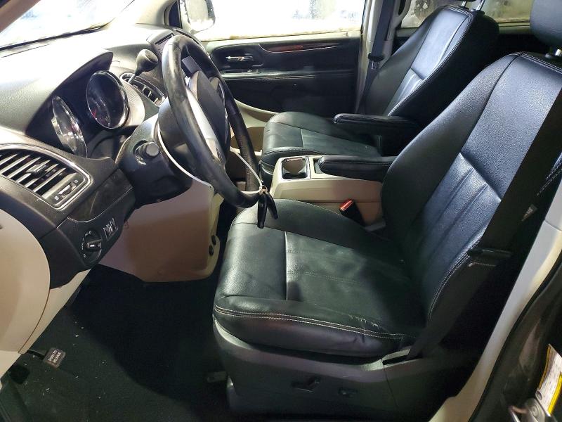 Photo 7 from auction – 2016 CHRYSLER TOWN & COU with VIN 2C4RC1BG7GR303680