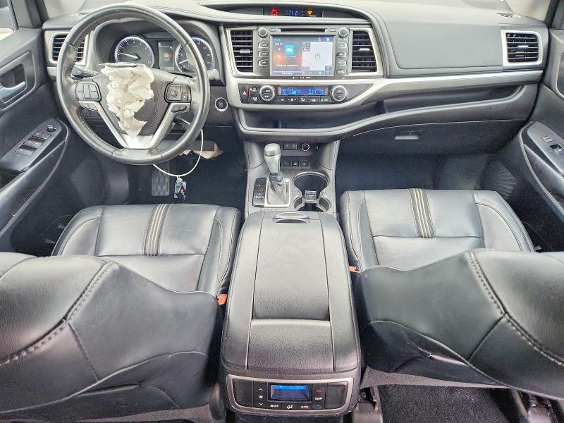 Photo 8 from auction – 2018 TOYOTA HIGHLANDER with VIN 5TDJZRFH3JS536404