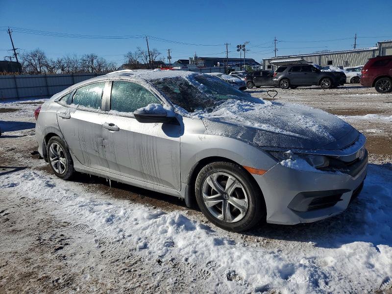 Photo 4 from auction – 2018 HONDA CIVIC with VIN 19XFC2F57JE033411