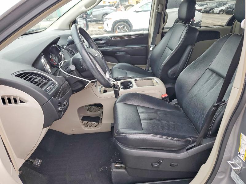 Photo 7 from auction – 2015 CHRYSLER TOWN & COU with VIN 2C4RC1CG8FR540028