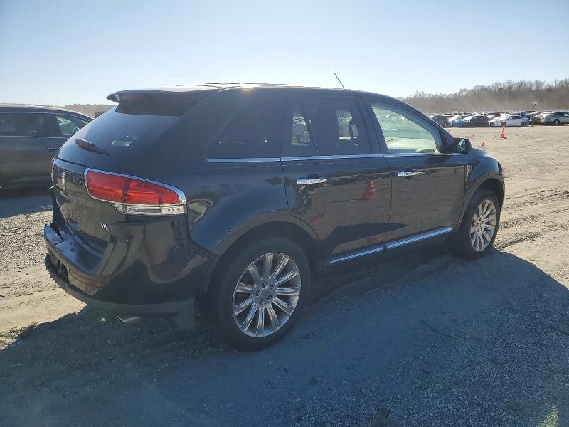 Photo 3 from auction – 2011 LINCOLN MKX with VIN 2LMDJ6JK7BBJ23247