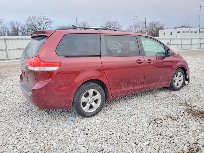 Photo 3 from auction – 2011 TOYOTA SIENNA LE with VIN 5TDKK3DC3BS022602