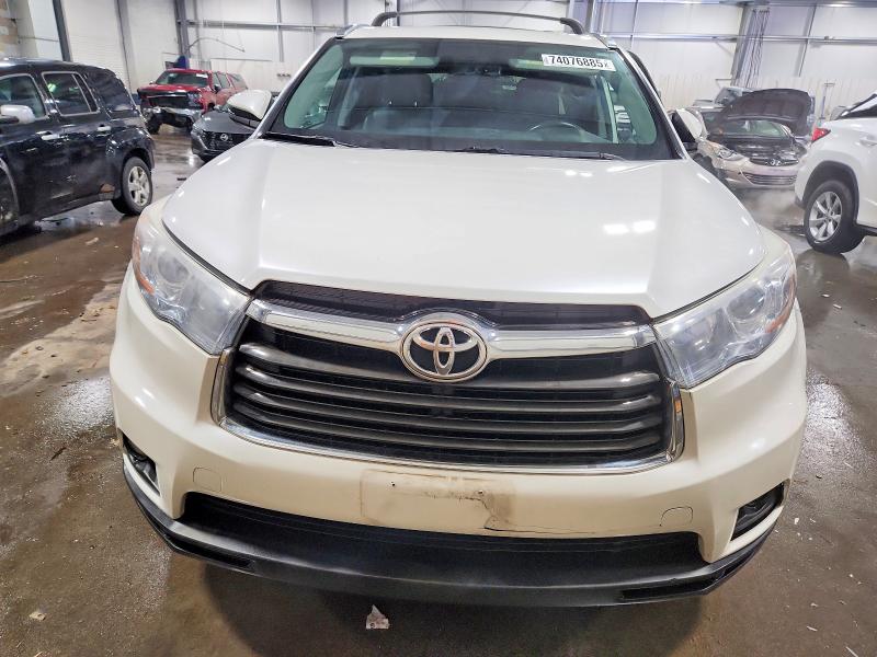 Photo 5 from auction – 2016 TOYOTA HIGHLANDER with VIN 5TDJKRFH9GS241885