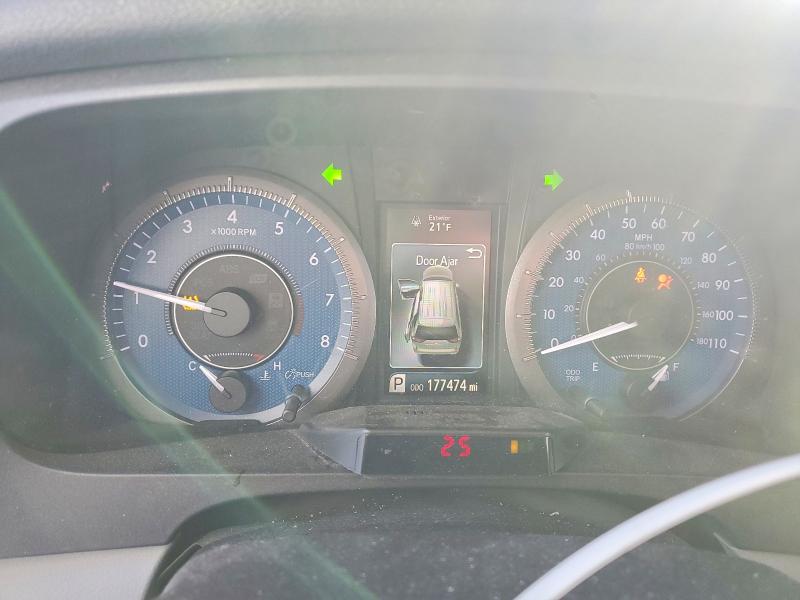 Photo 9 from auction – 2017 TOYOTA SIENNA XLE with VIN 5TDYZ3DC6HS868446