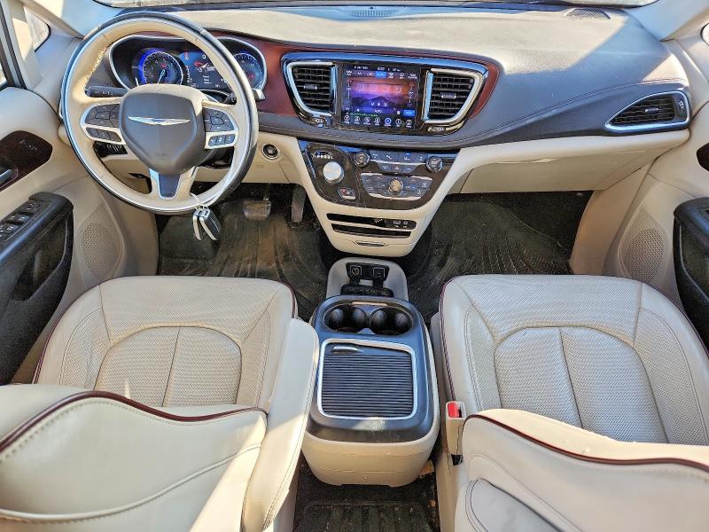 Photo 8 from auction – 2017 CHRYSLER PACIFICA L with VIN 2C4RC1GG1HR564958